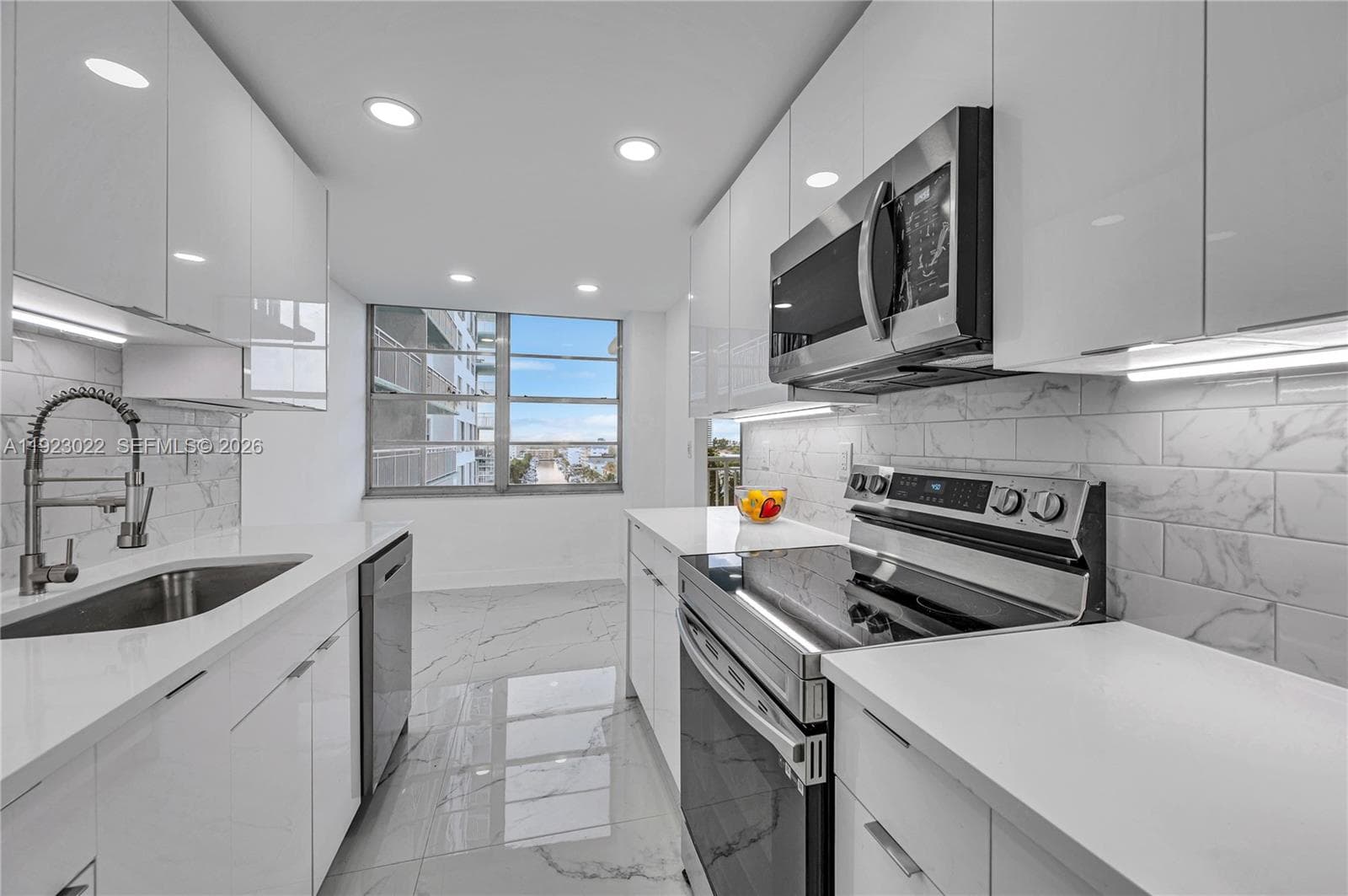 Winston Towers 500 · #820 in Sunny Isles Beach - Photo 11