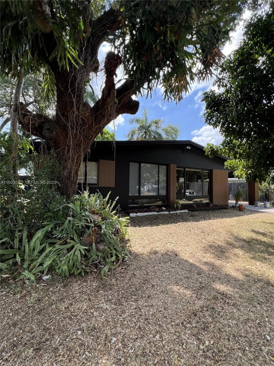 1508 SW 20th Ave photo 1