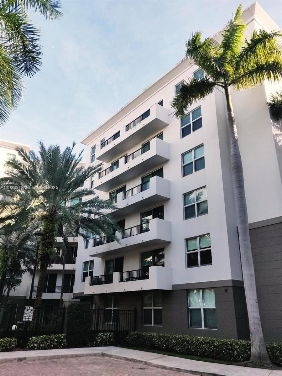 LAUDERDALE ONE CONDO · #309 in Fort Lauderdale - Photo 2
