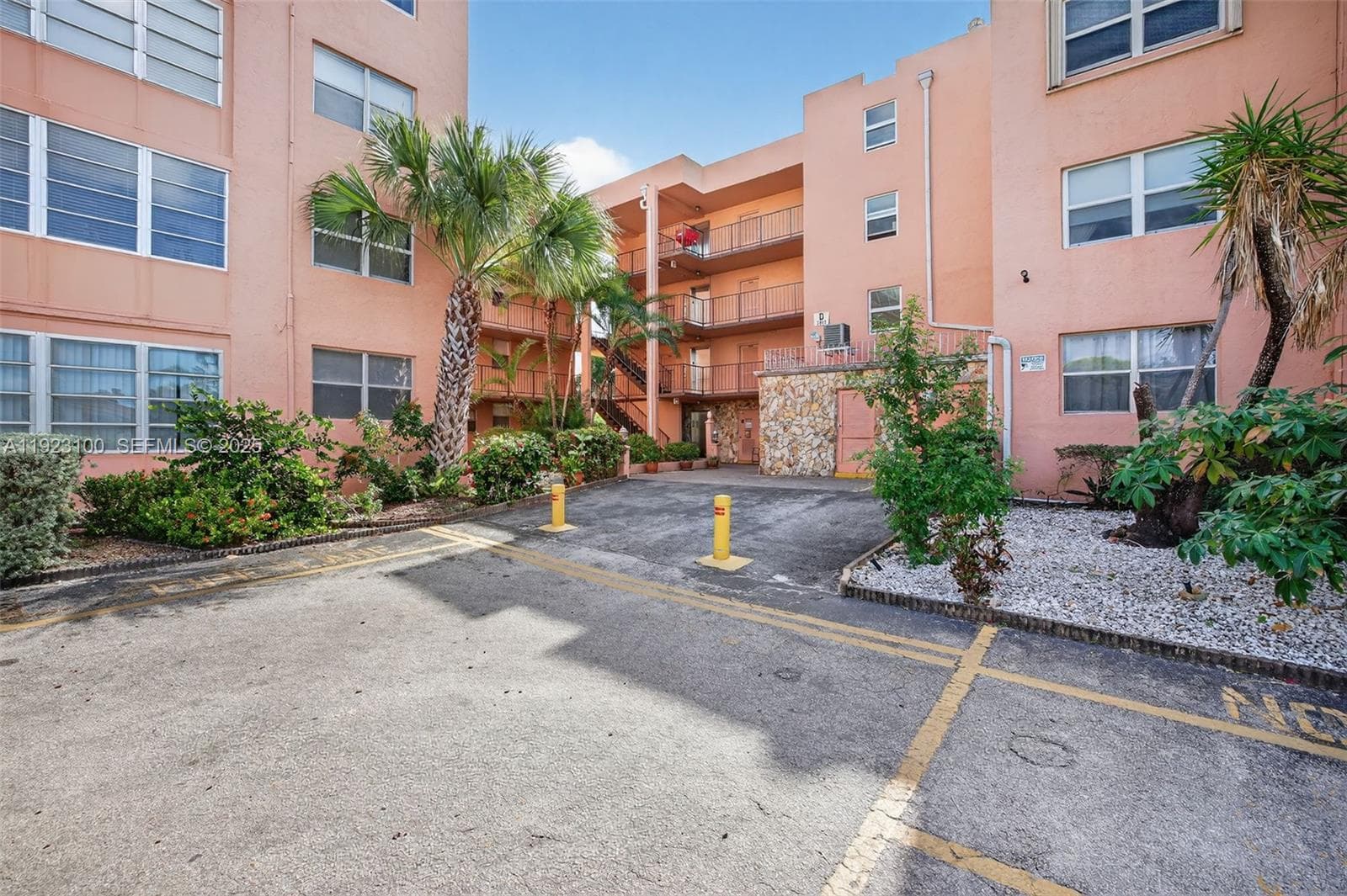 Somerset · #106 in Lauderdale Lakes - Photo 31