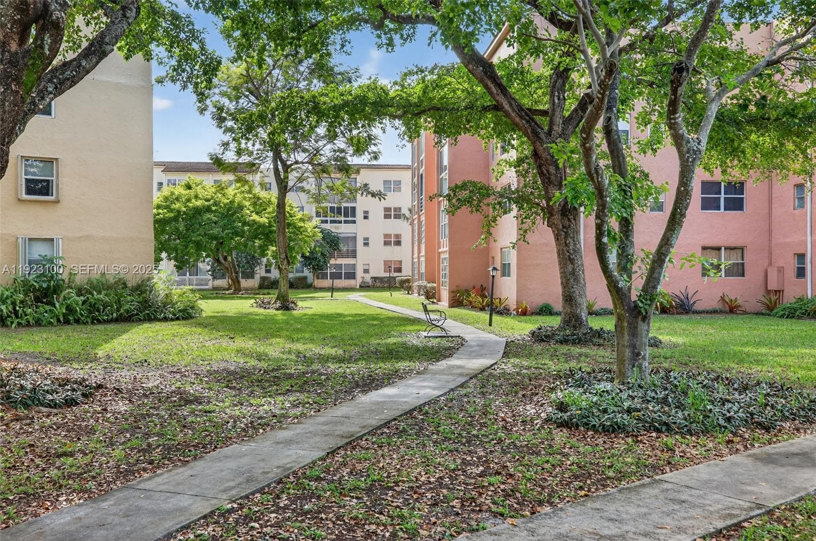 Somerset · #106 in Lauderdale Lakes - Photo 29