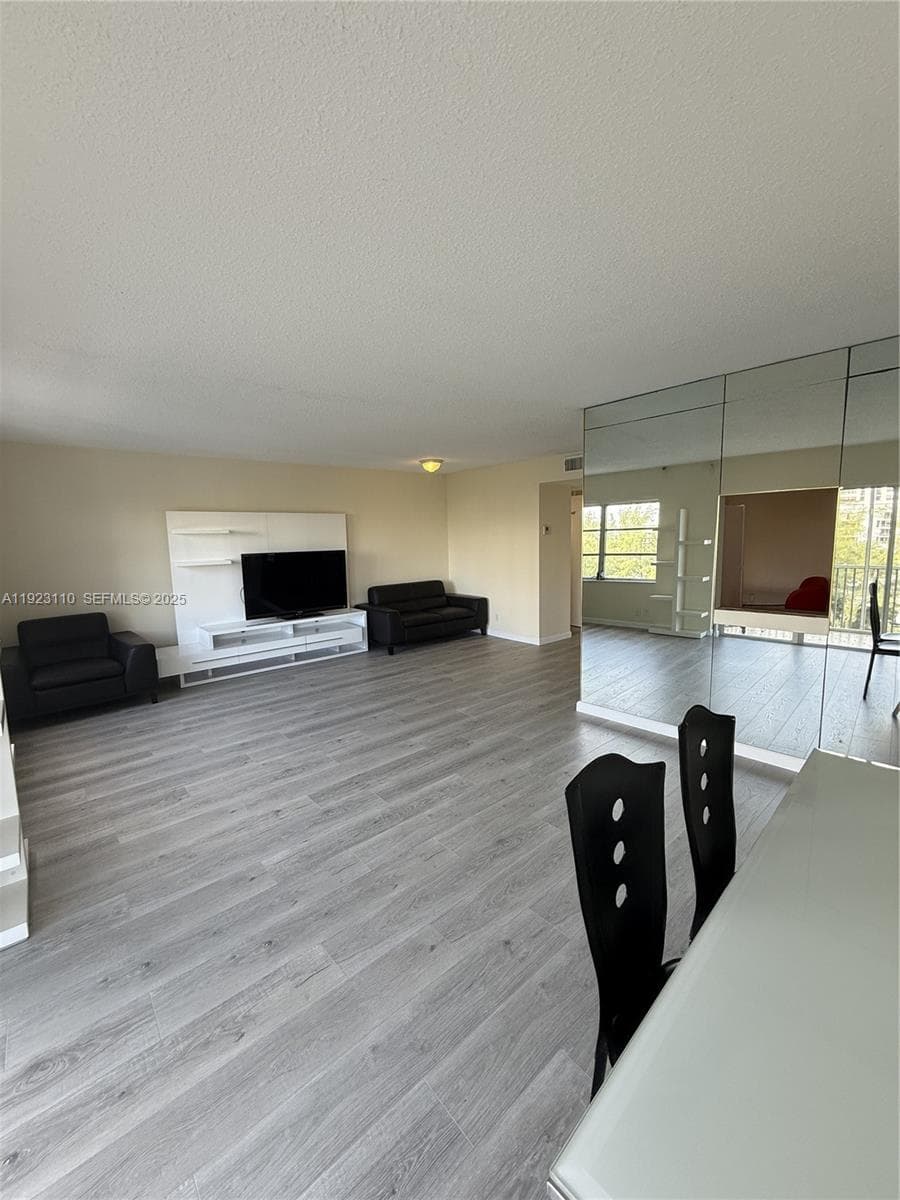 Fairways Riviera · #712 in Hallandale Beach - Photo 10