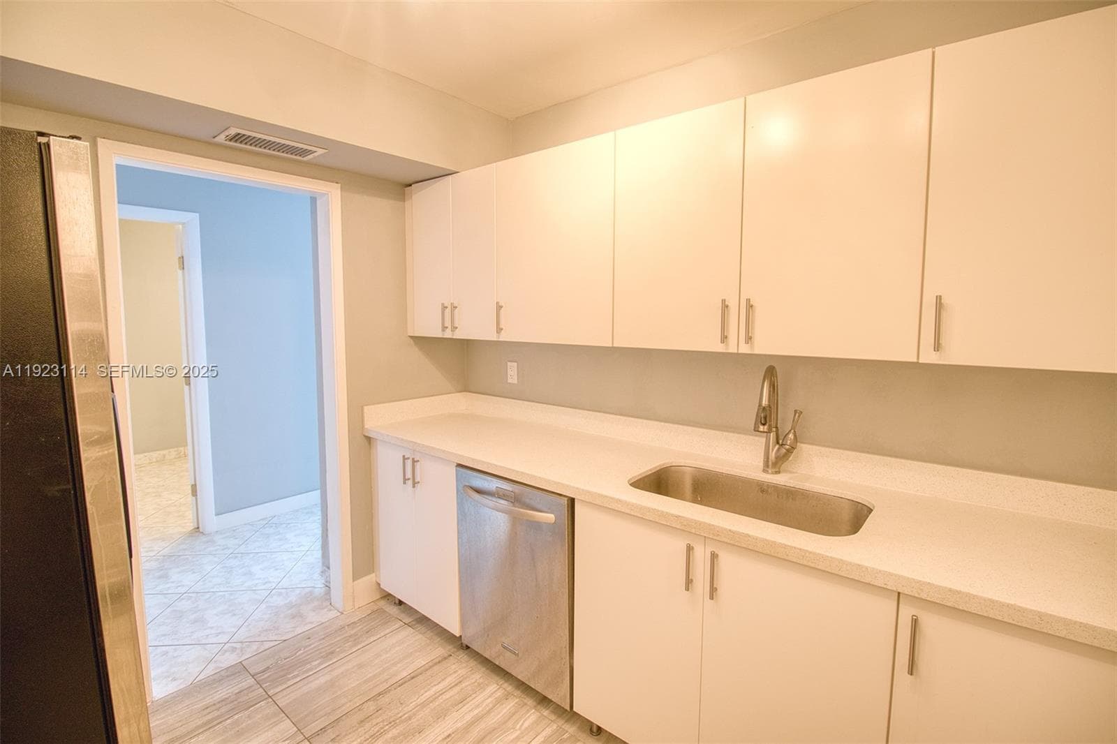 COASTAL TOWERS CONDO · #322 in Sunny Isles Beach - Photo 4