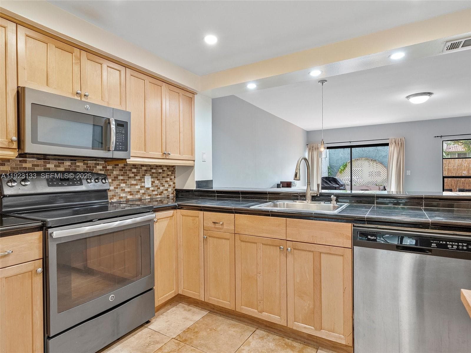 CORONA BAY TOWNHOUSES CON · #10 in Miami - Photo 27