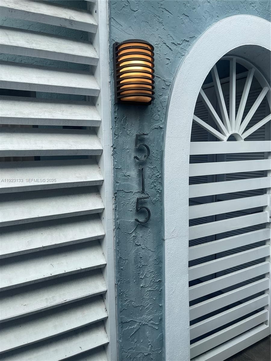 CORONA BAY TOWNHOUSES CON · #10 in Miami - Photo 17