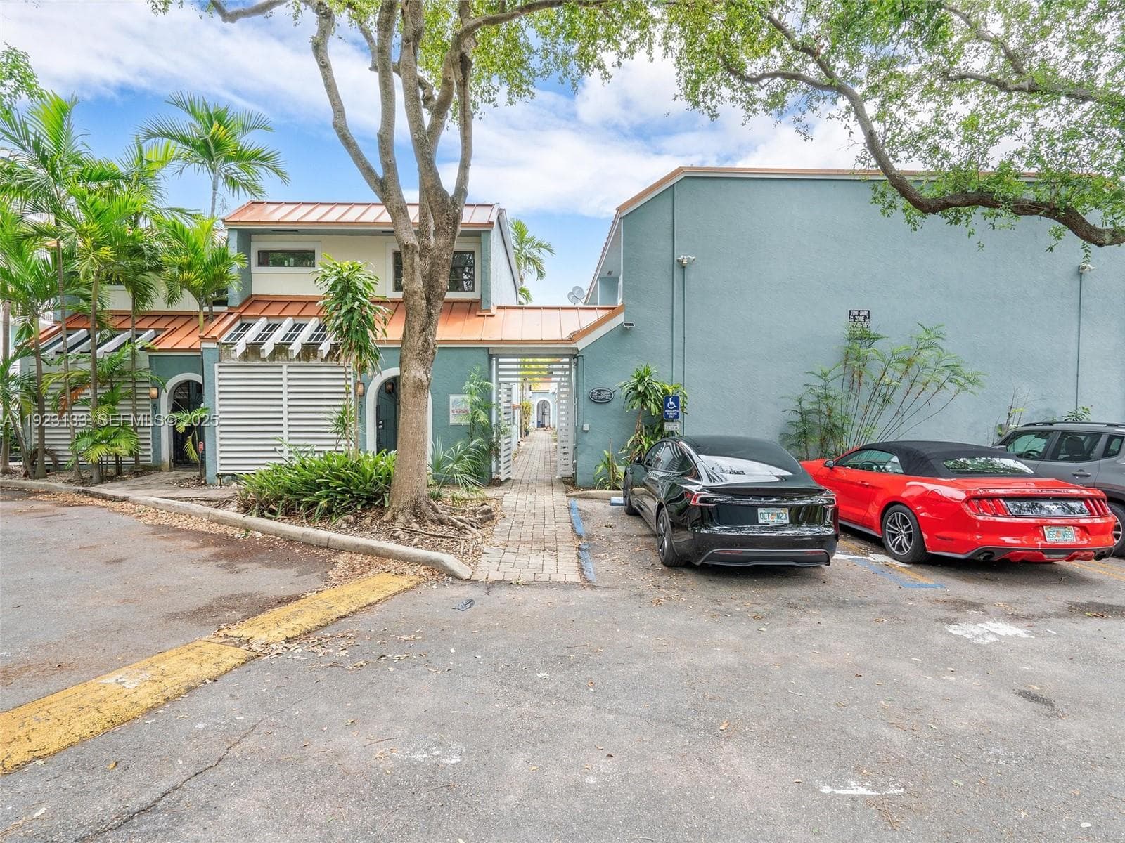 CORONA BAY TOWNHOUSES CON · #10 in Miami - Photo 9