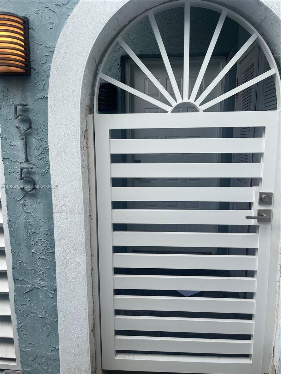 CORONA BAY TOWNHOUSES CON · #10 in Miami - Photo 18