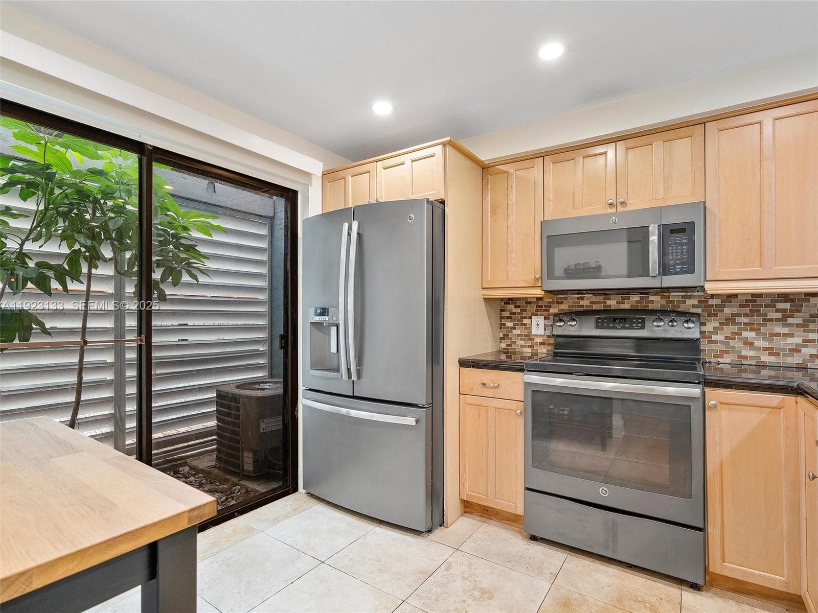 CORONA BAY TOWNHOUSES CON · #10 in Miami - Photo 25
