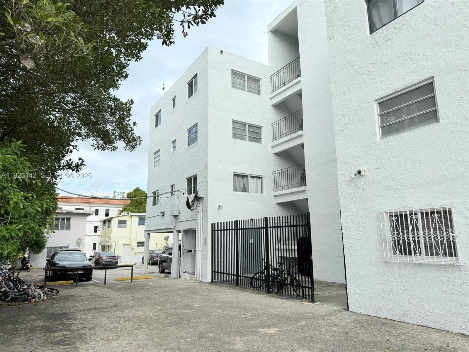 ROYAL PALM CONDO · #404 in Miami - Photo 27