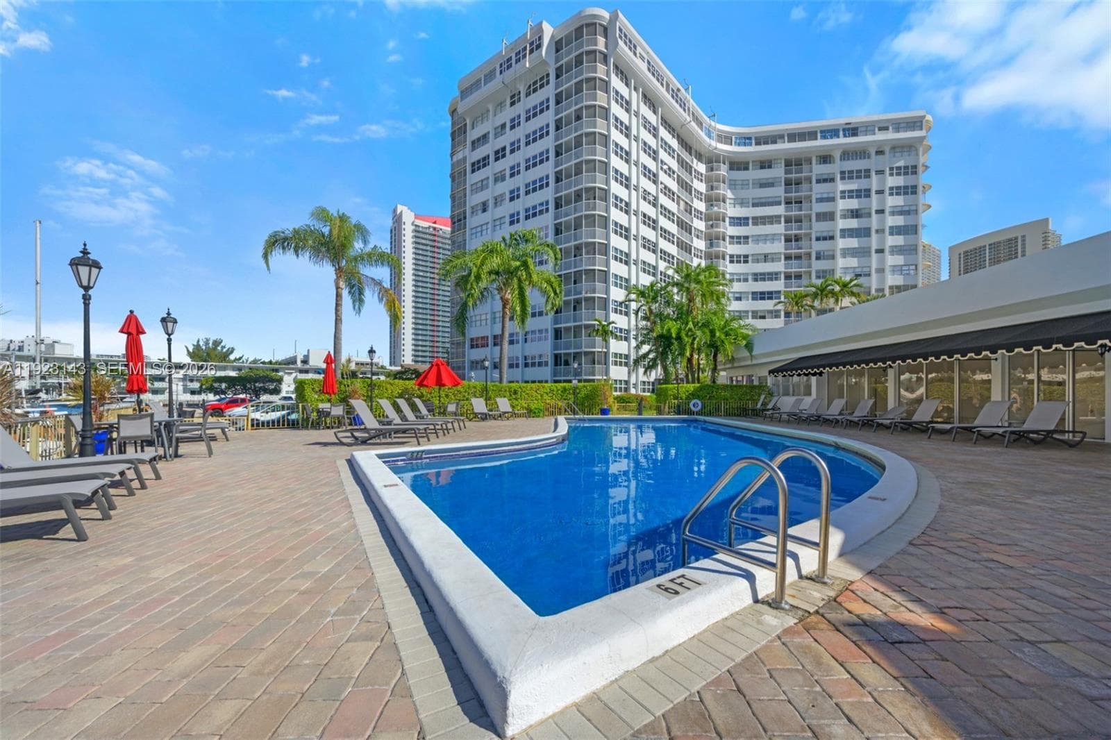LAKE POINT TOWER · #1109 in Hallandale Beach - Photo 22