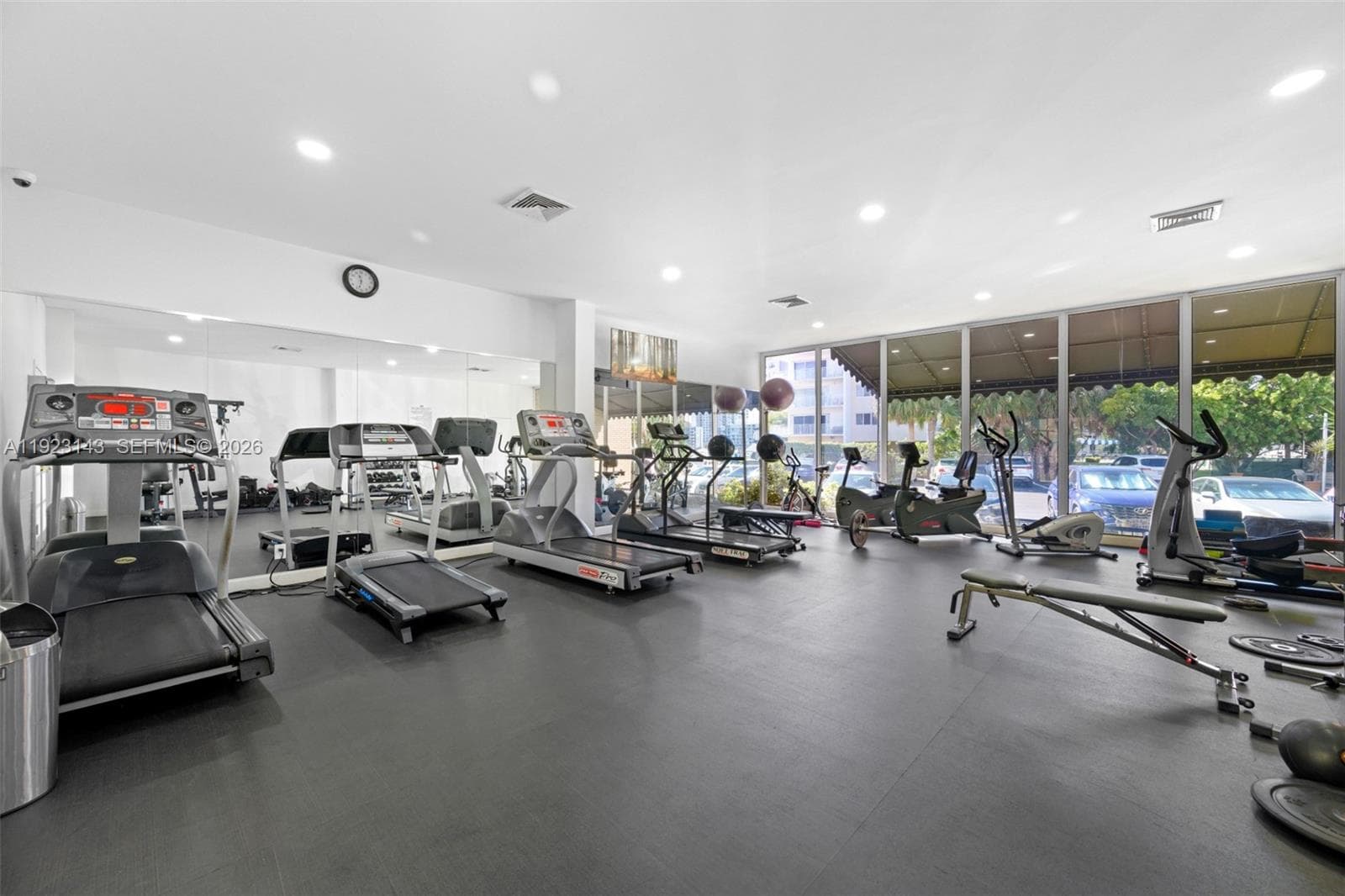 LAKE POINT TOWER · #1109 in Hallandale Beach - Photo 21