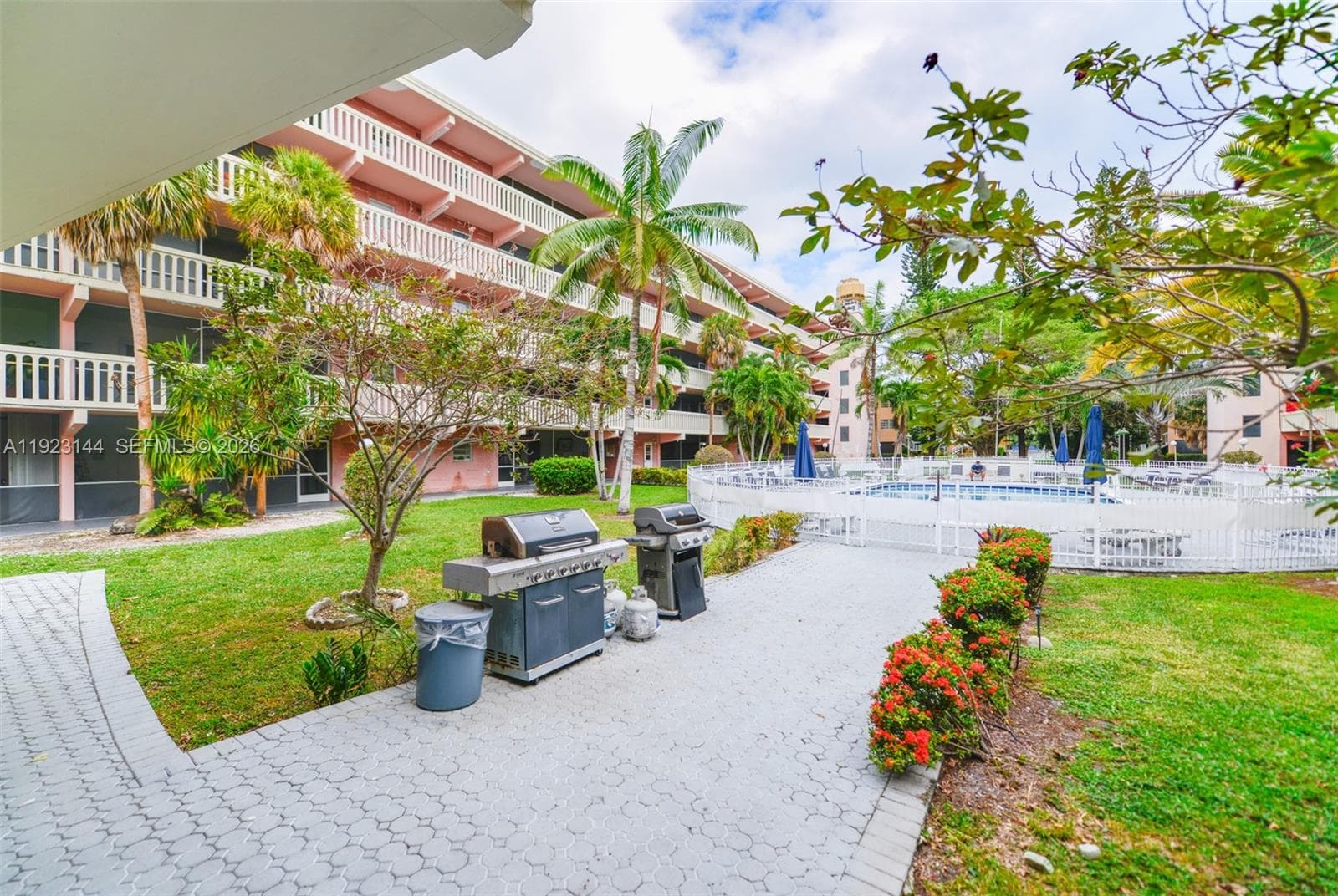 El Dorado · #6D in Hallandale Beach - Photo 36