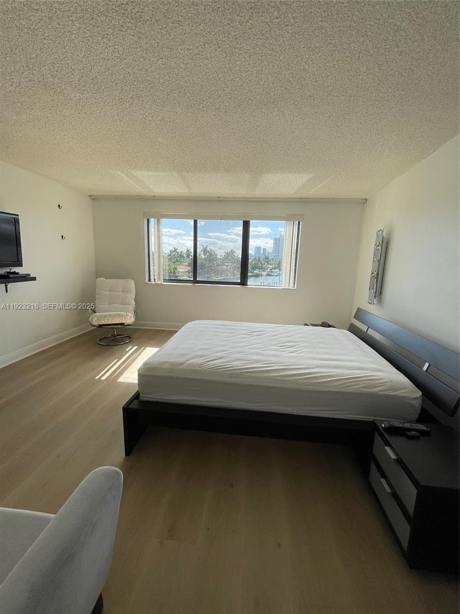 YACHT CLUB CONDO (THE) · #407 in Hallandale Beach - Photo 7