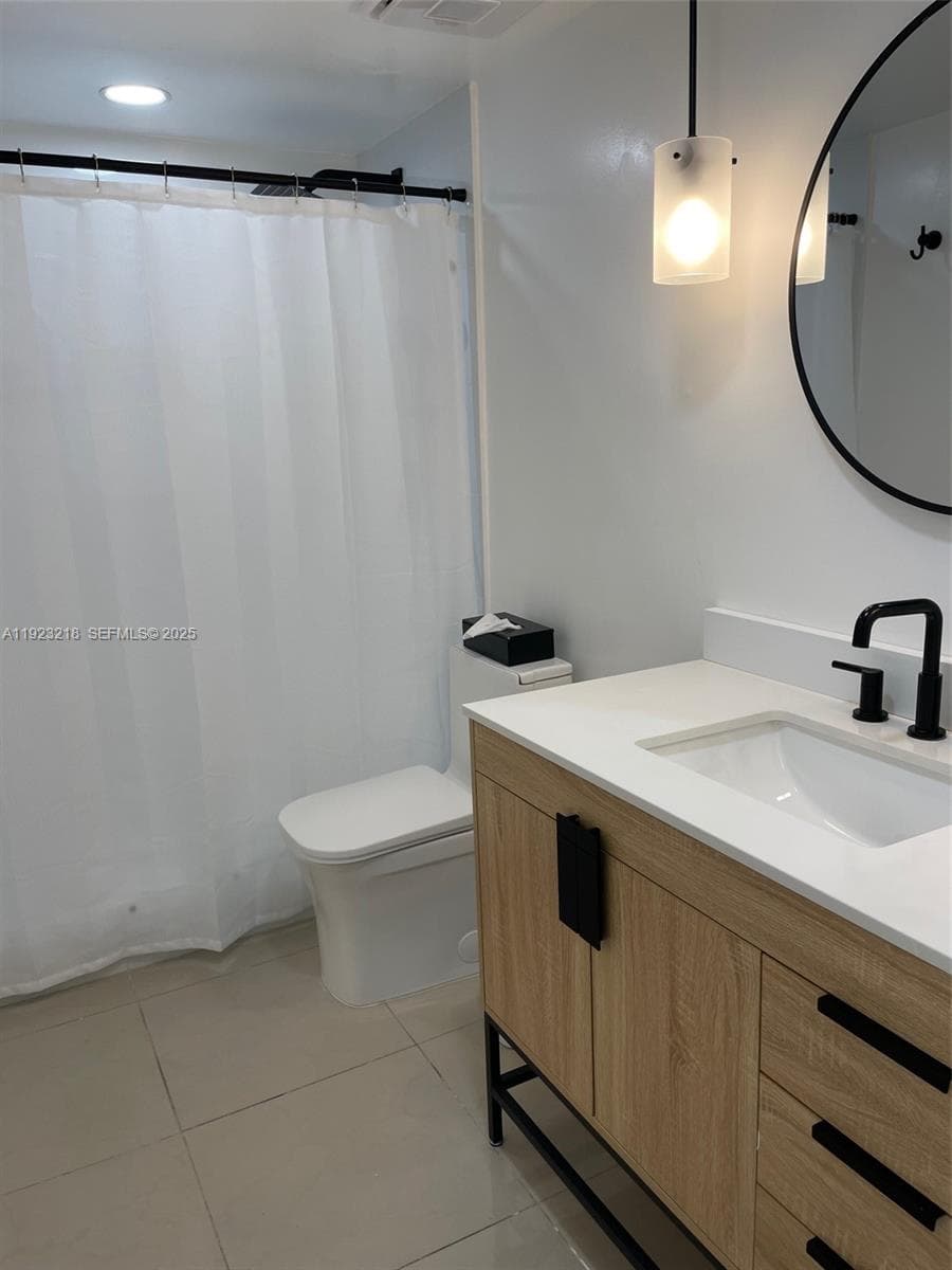 YACHT CLUB CONDO (THE) · #407 in Hallandale Beach - Photo 9