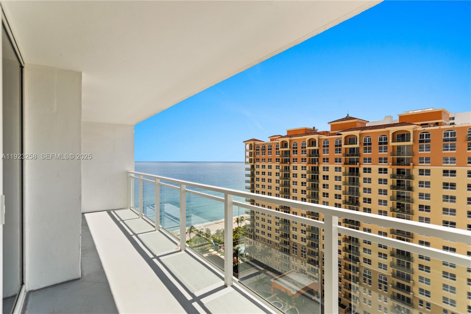 PARKER PLAZA CONDO ESTATE · #1710 in Hallandale Beach - Photo 2