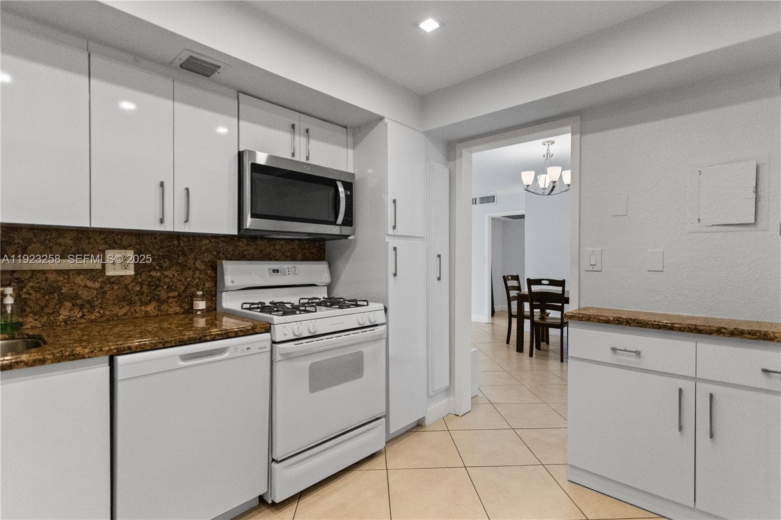 PARKER PLAZA CONDO ESTATE · #1710 in Hallandale Beach - Photo 4