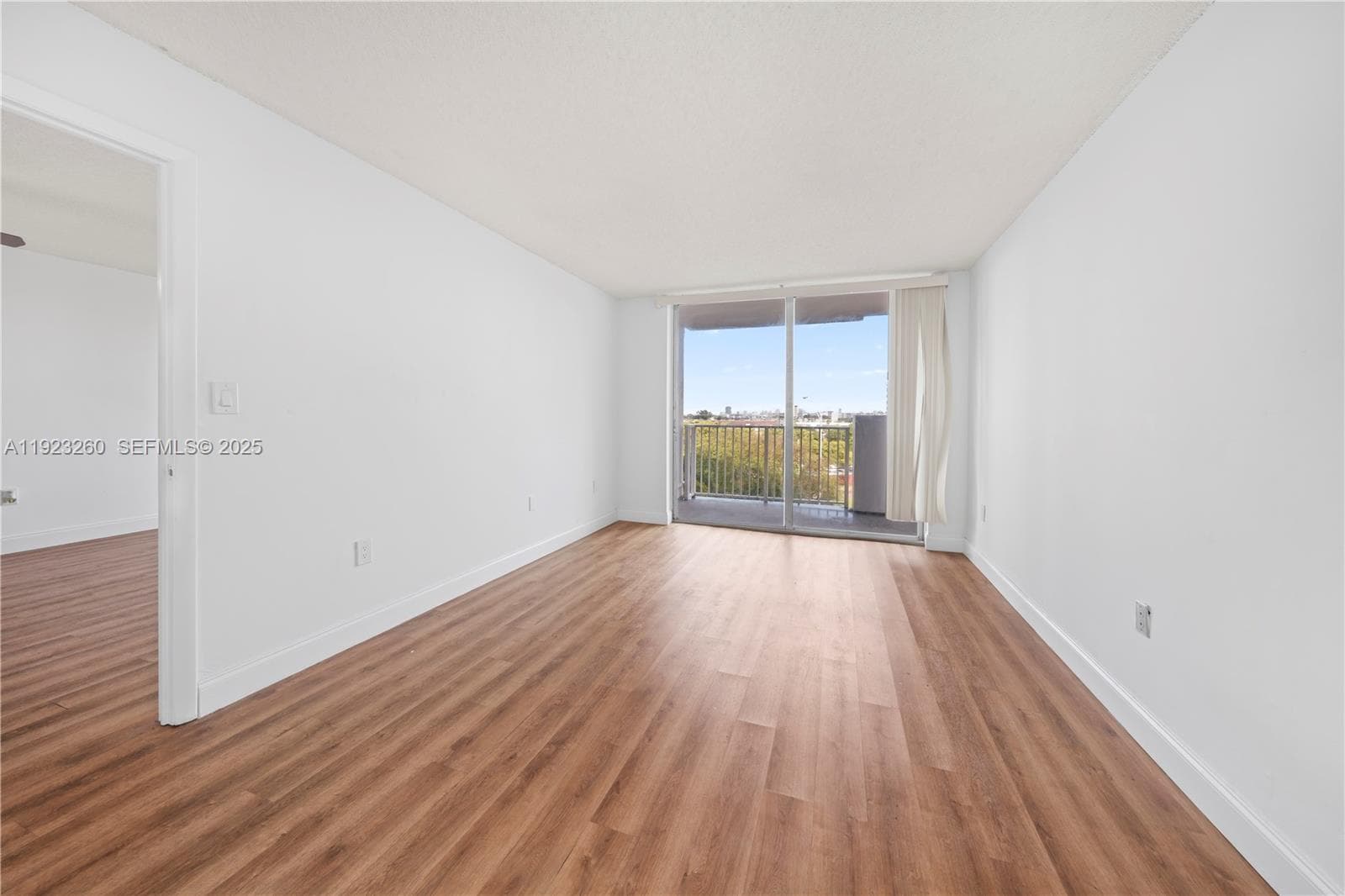 WILSHIRE CONDO · #512E in Miami - Photo 11