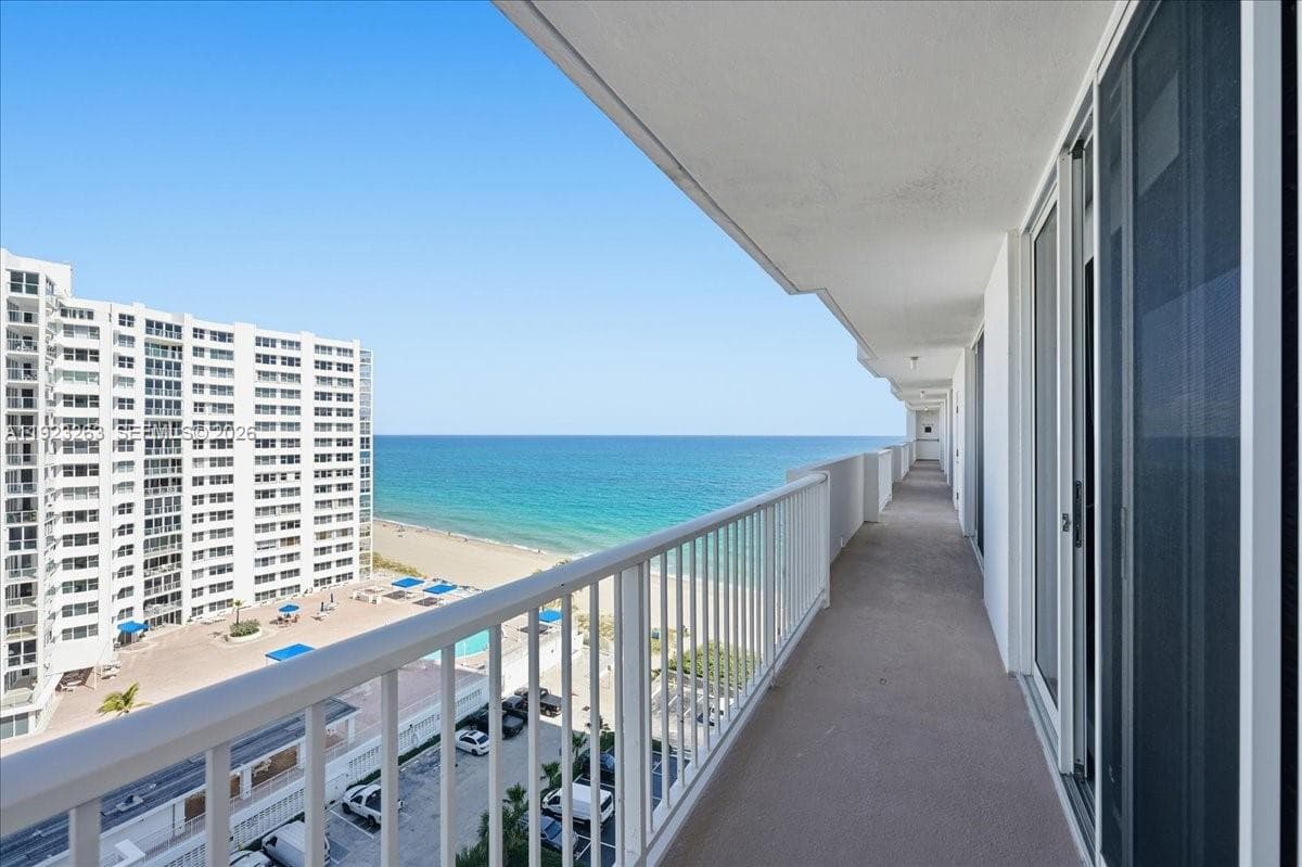 Plaza East Condo · #10L in Fort Lauderdale - Photo 3