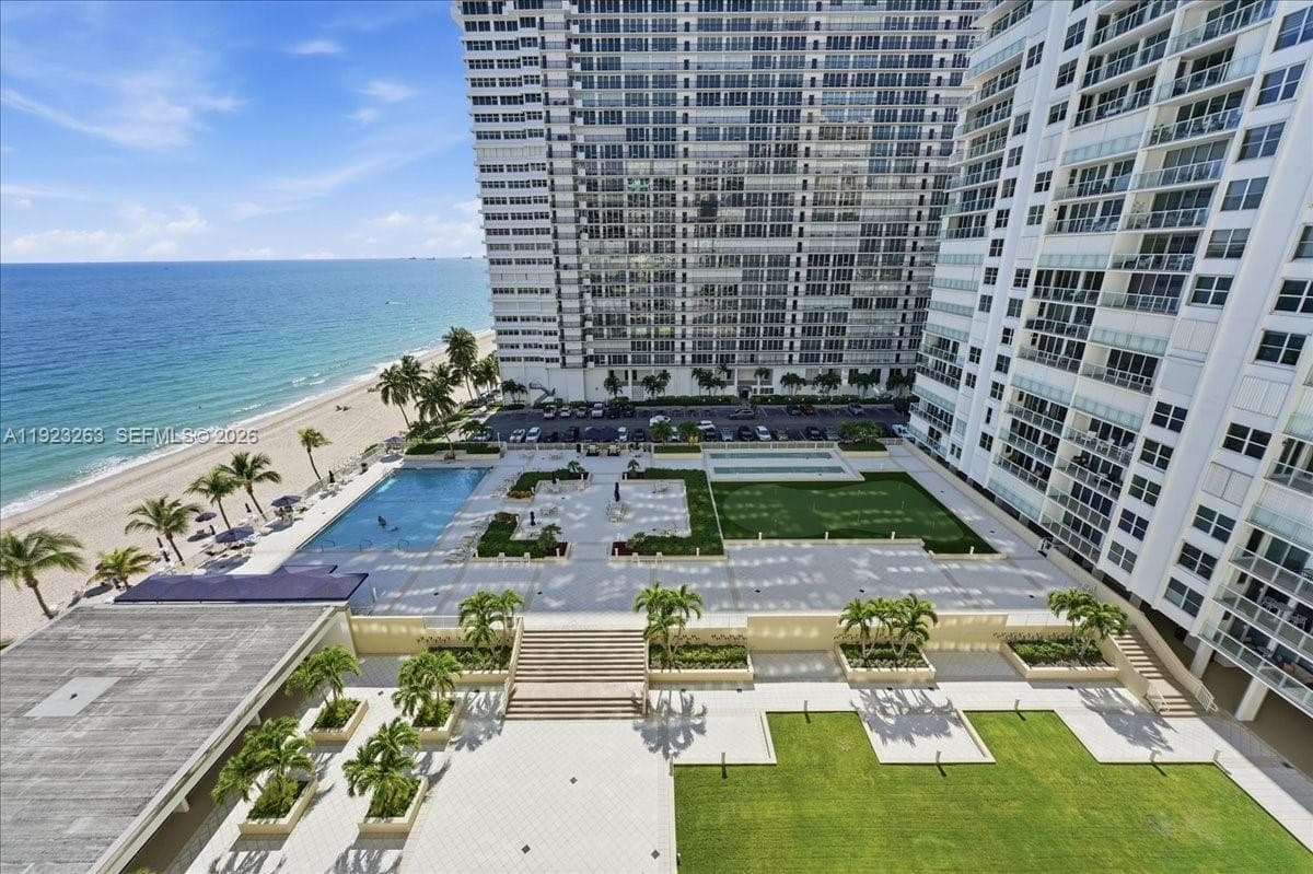 Plaza East Condo · #10L in Fort Lauderdale - Photo 20