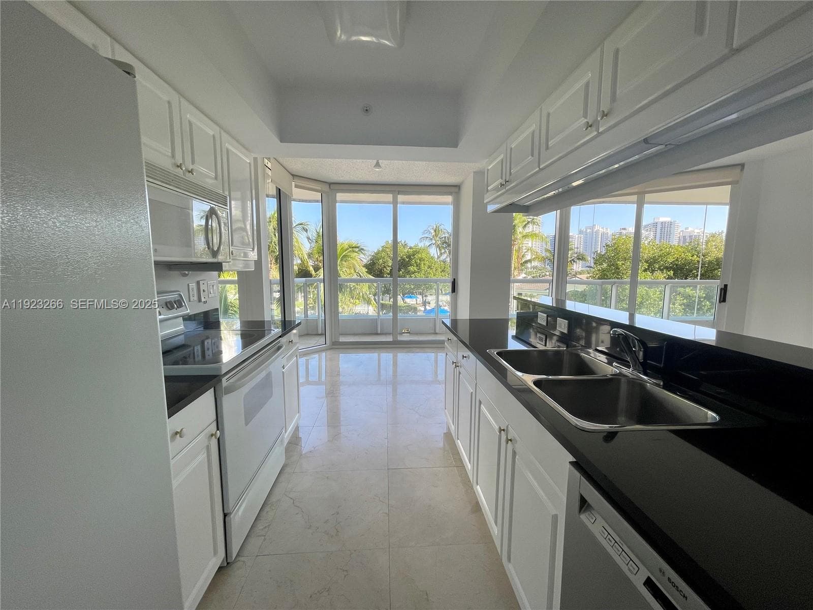 SOUTH TOWER AT THE POINT · #610 in Aventura - Photo 6