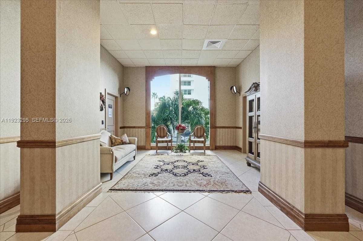 Plaza South Condo · #12H in Fort Lauderdale - Photo 17