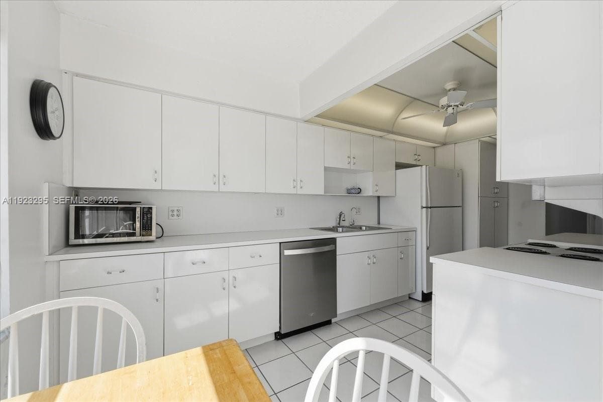Plaza South Condo · #12H in Fort Lauderdale - Photo 5