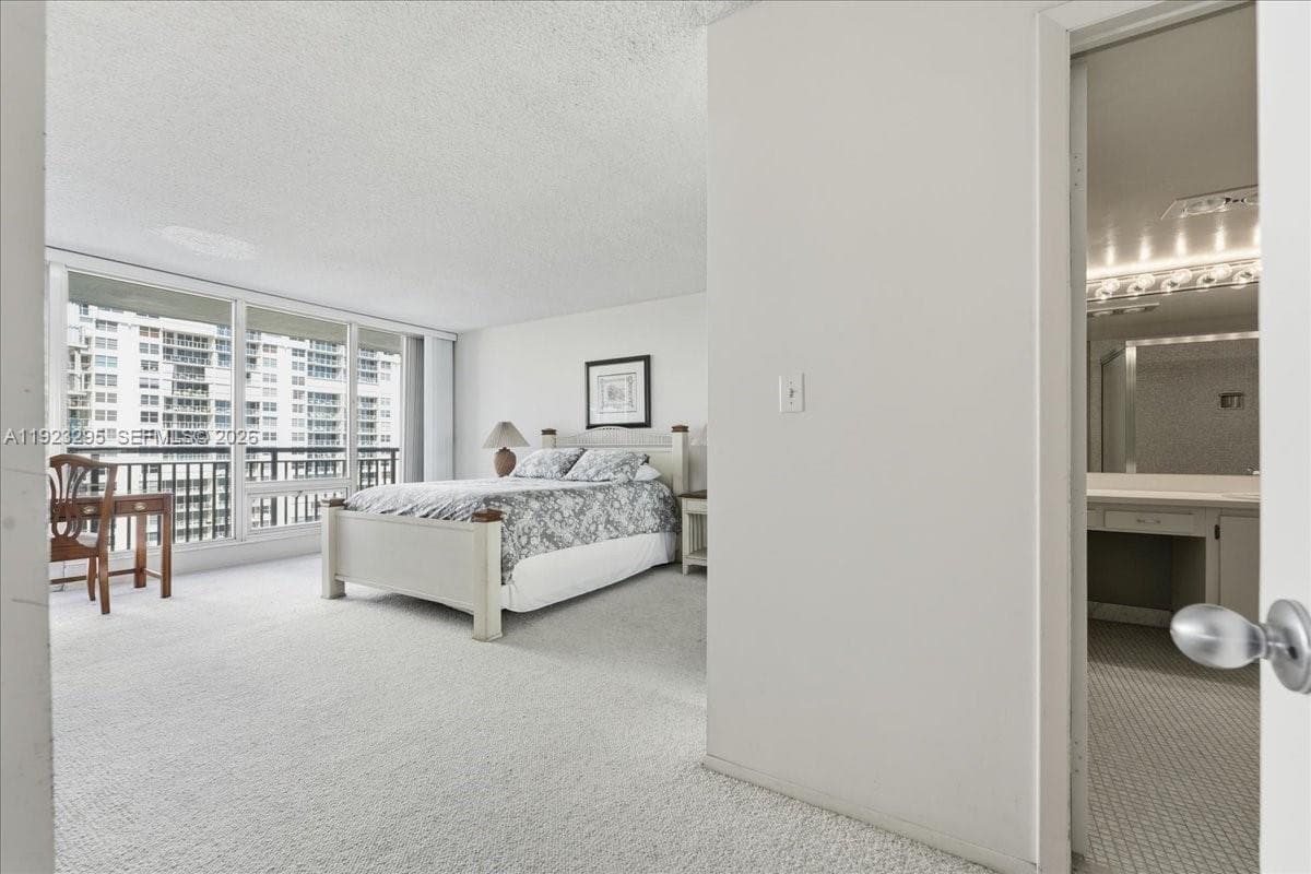 Plaza South Condo · #12H in Fort Lauderdale - Photo 9