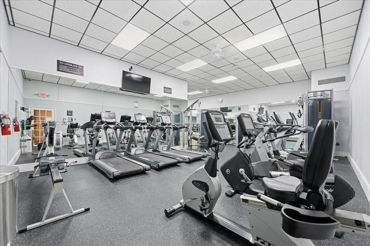 Plaza South Condo · #12H in Fort Lauderdale - Photo 18