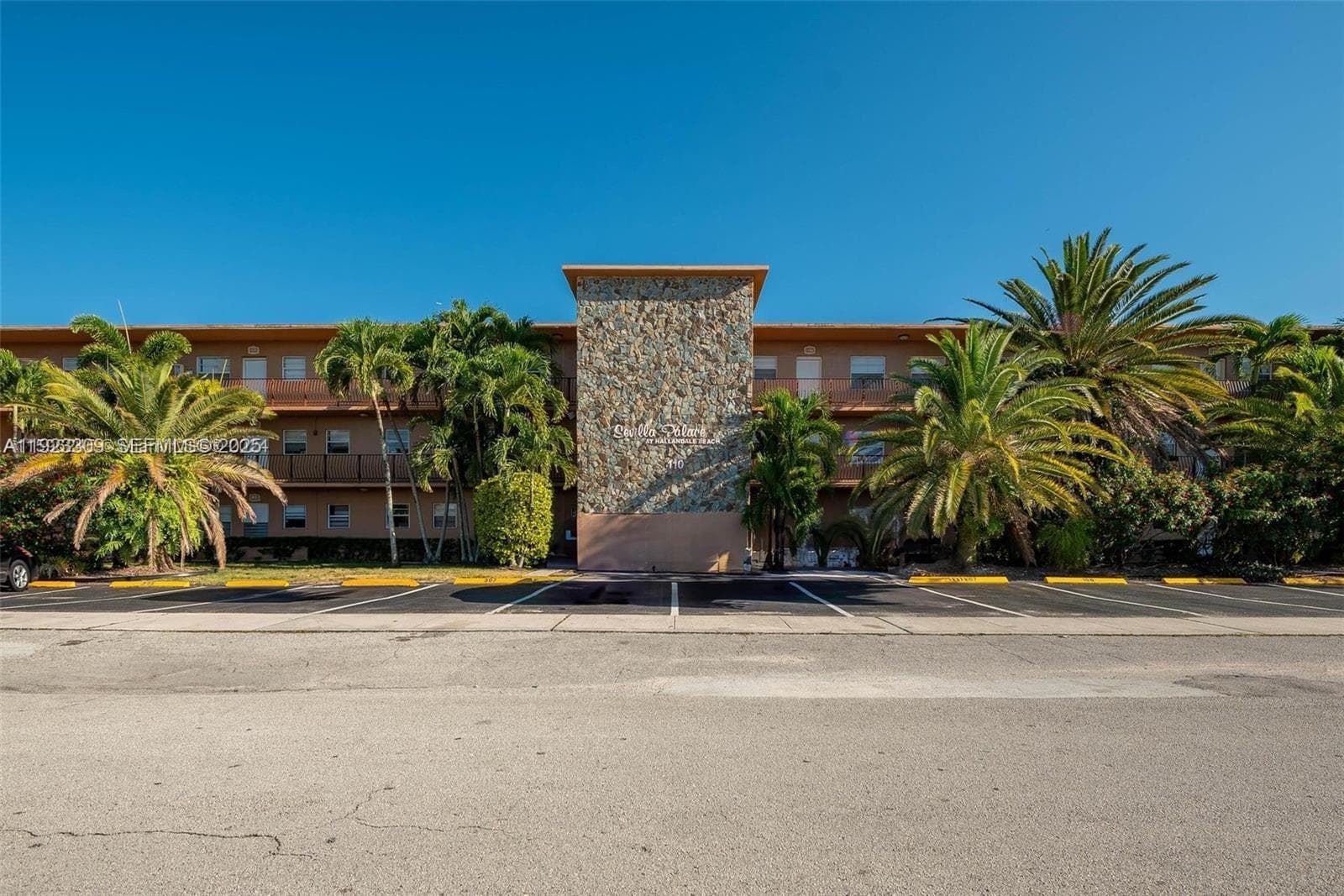SEVILLA PALACE AT HALLAND · #306 in Hallandale Beach - Photo 10