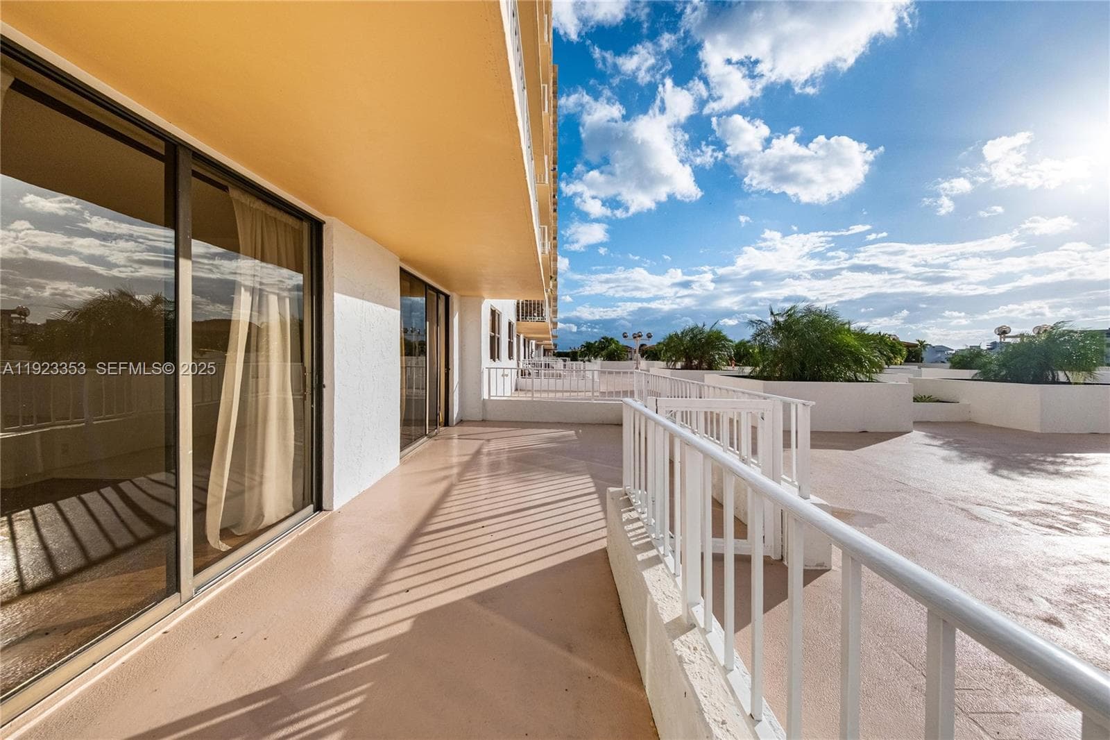 WINSTON TOWERS 700 CONDO · #307 in Sunny Isles Beach - Photo 17