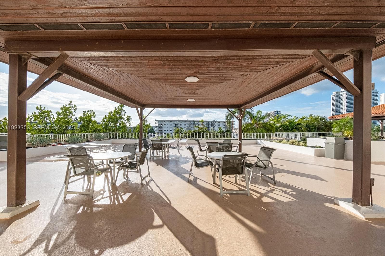 WINSTON TOWERS 700 CONDO · #307 in Sunny Isles Beach - Photo 24