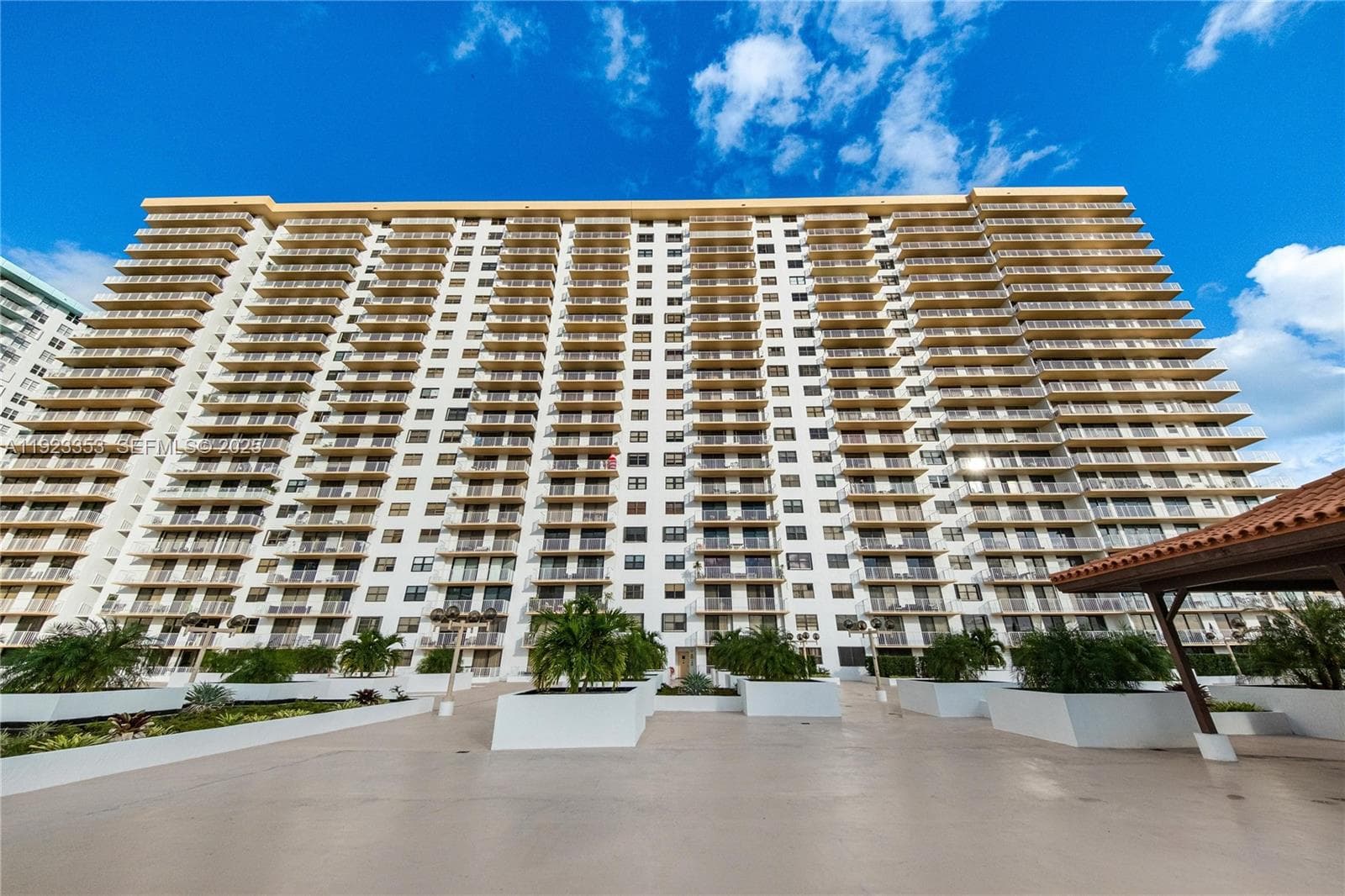 WINSTON TOWERS 700 CONDO · #307 in Sunny Isles Beach - Photo 31