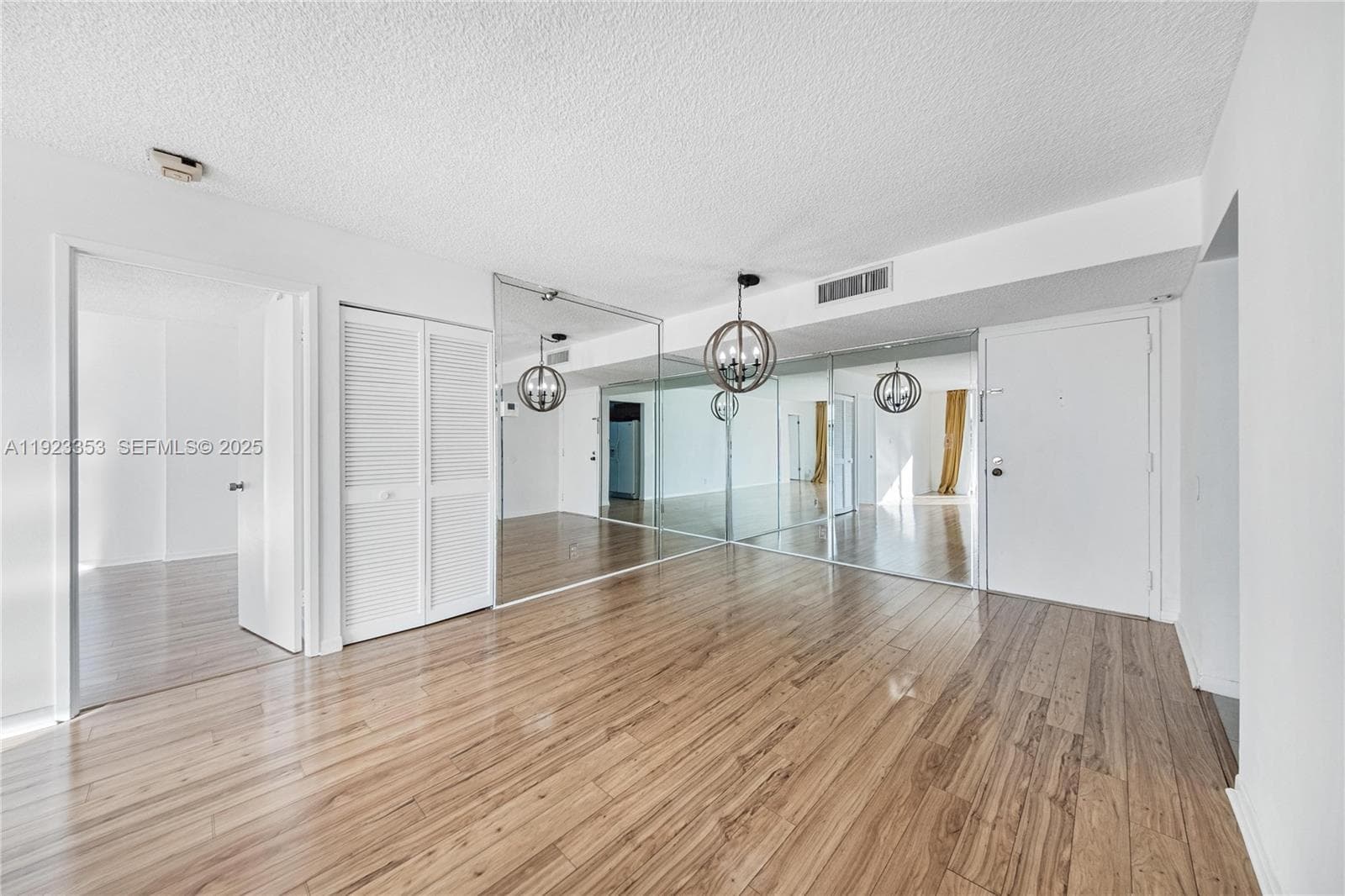 WINSTON TOWERS 700 CONDO · #307 in Sunny Isles Beach - Photo 4