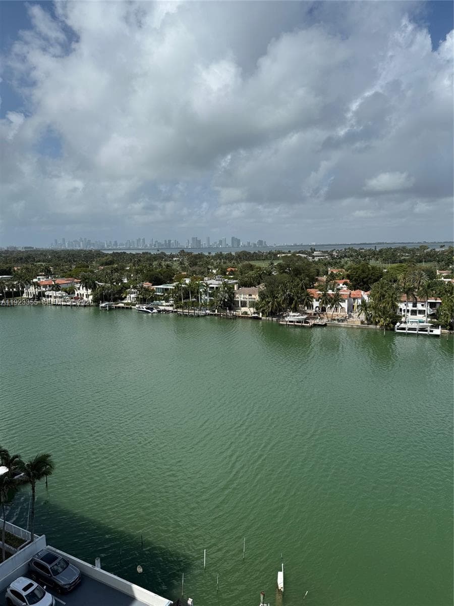 Royal Embassy · #11D in Miami Beach - Photo 50