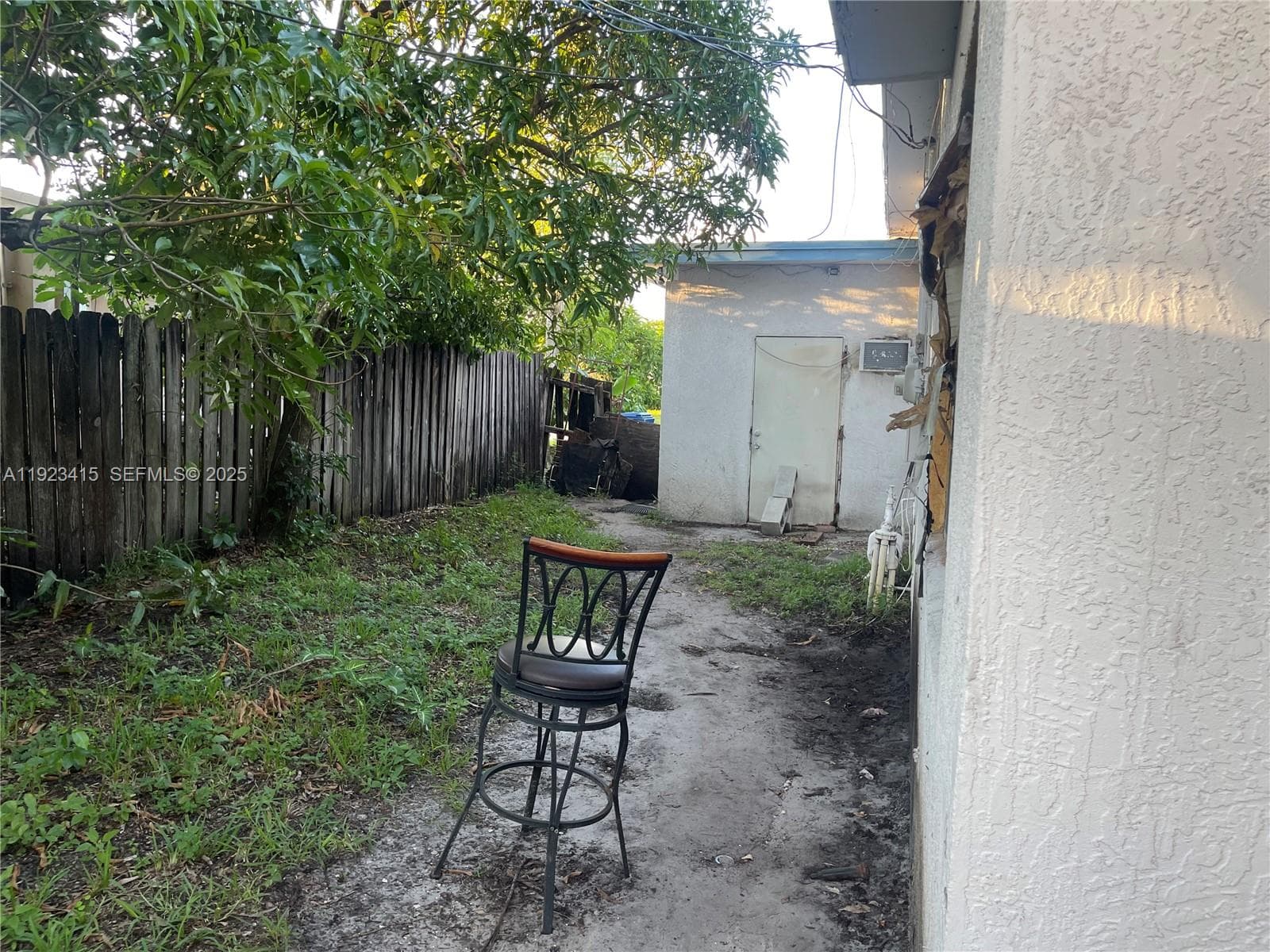3880 NW 6th St photo 22