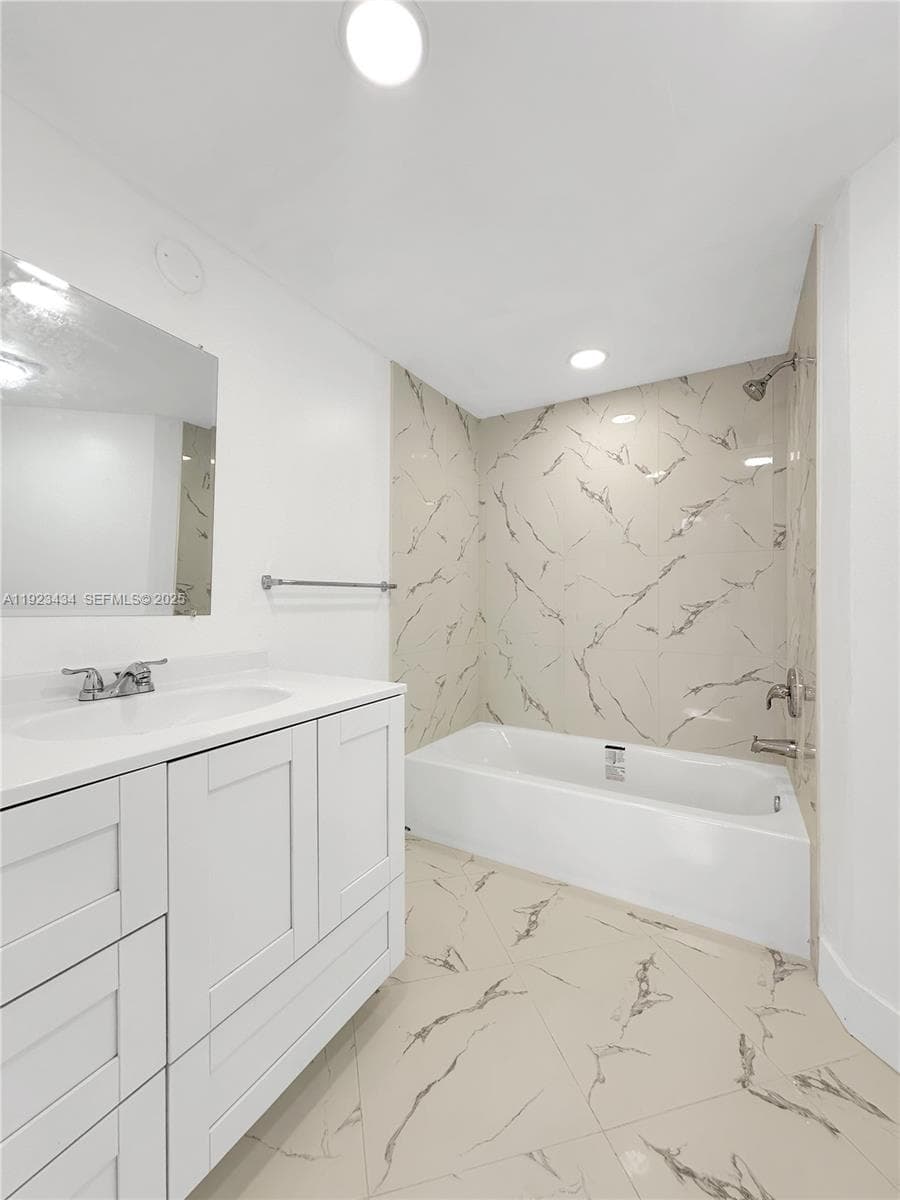 LAKE POINTE CONDOMINIUM N · #111 in Oakland Park - Photo 6