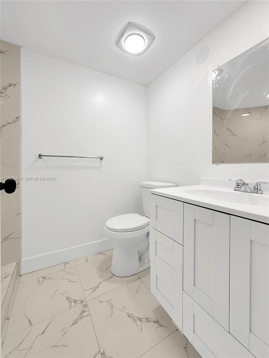LAKE POINTE CONDOMINIUM N · #111 in Oakland Park - Photo 10