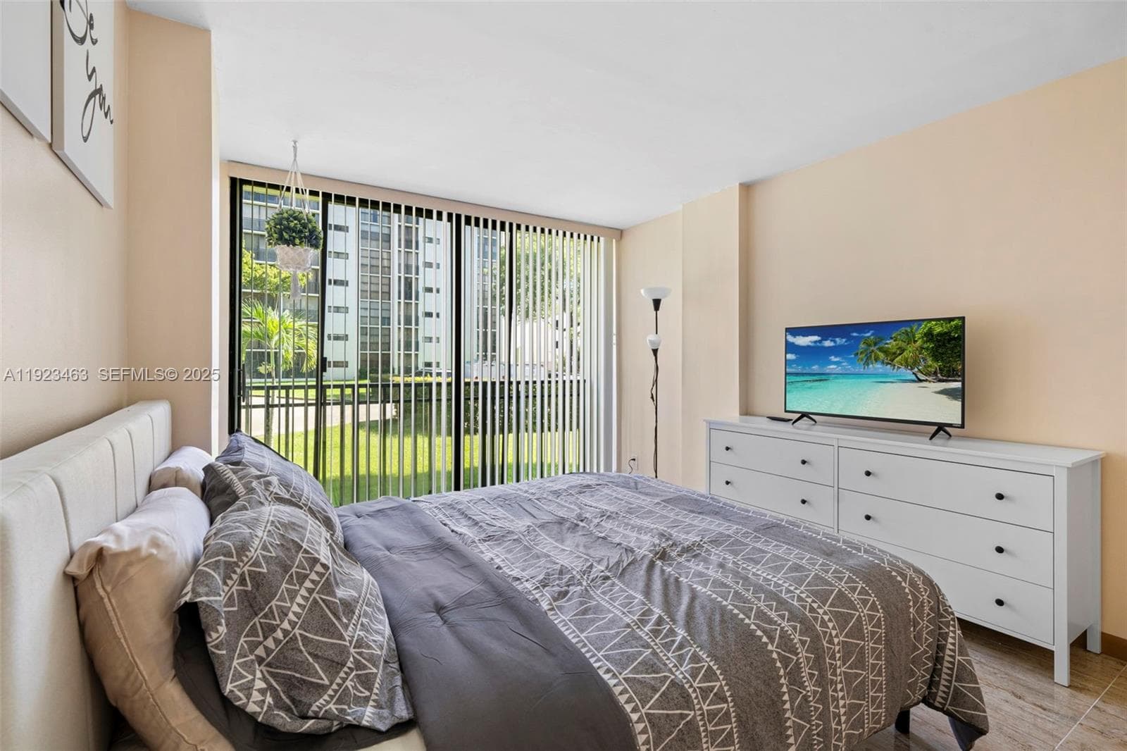 PLAZA OF AMERICAS CONDO · #107 in Sunny Isles Beach - Photo 17