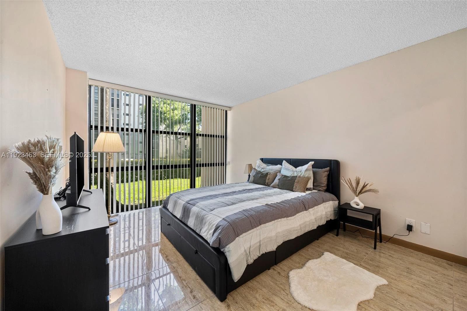 PLAZA OF AMERICAS CONDO · #107 in Sunny Isles Beach - Photo 19