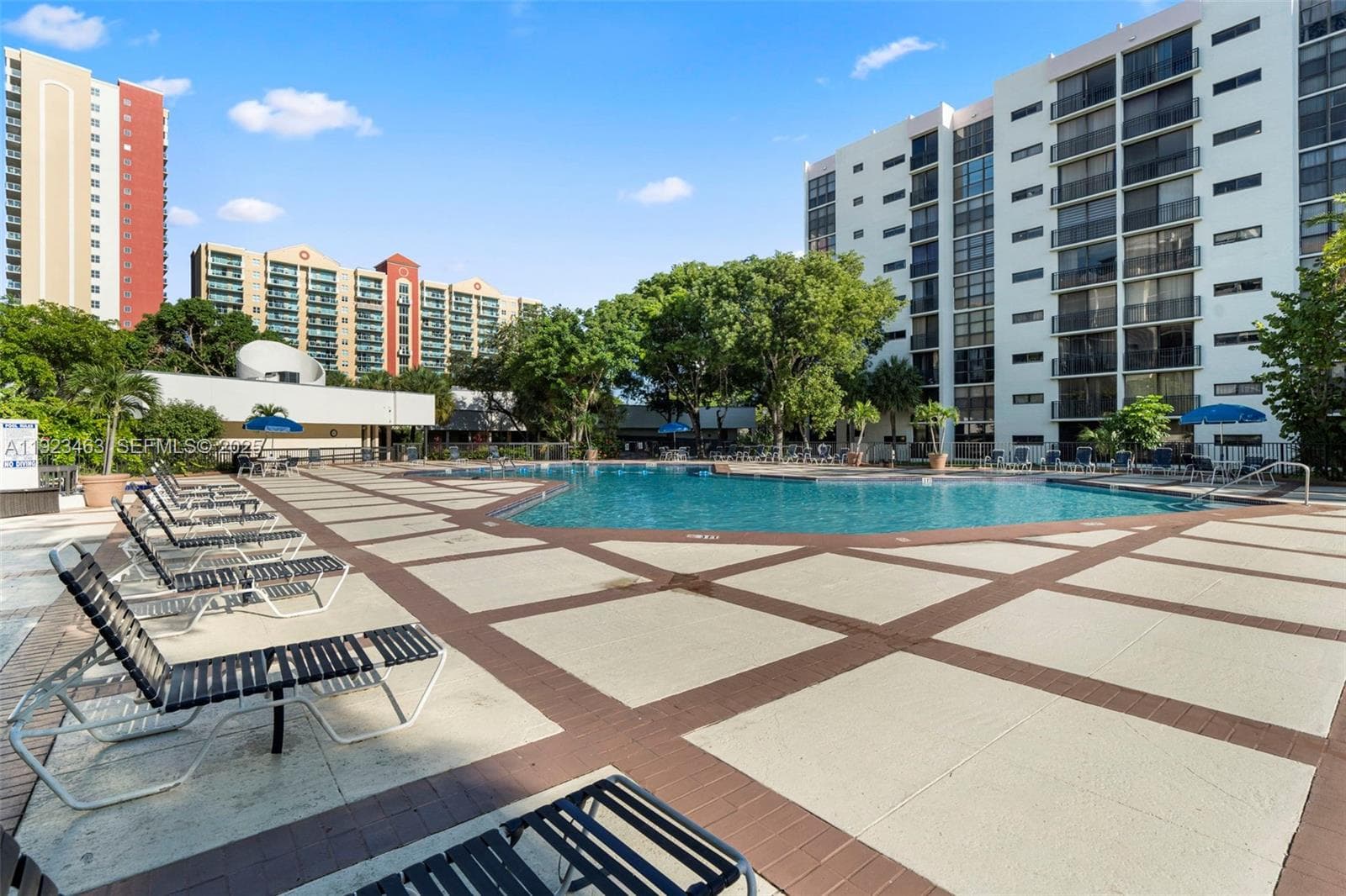PLAZA OF AMERICAS CONDO · #107 in Sunny Isles Beach - Photo 31