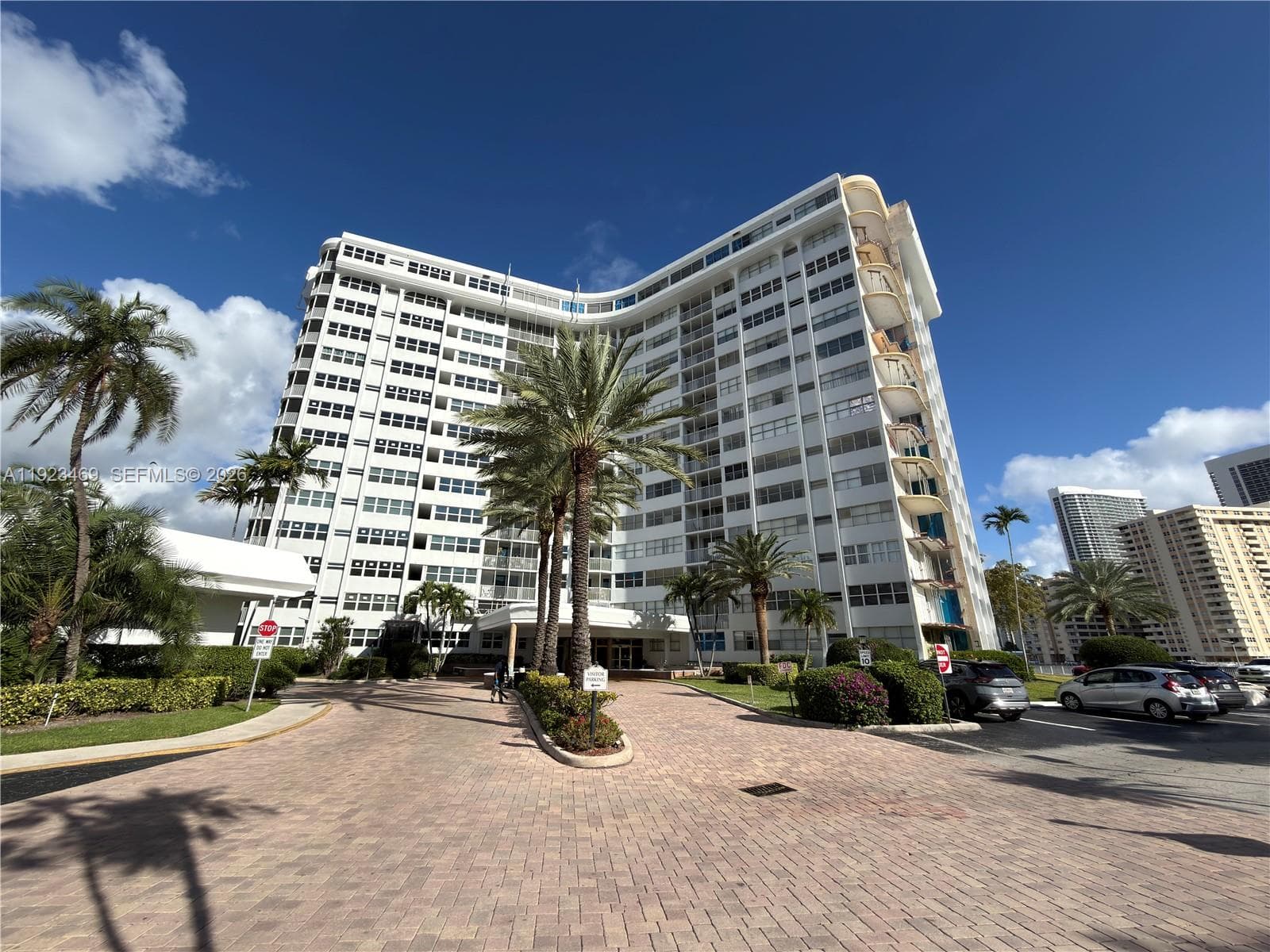 Lake Point Tower · #605 in Hallandale Beach - Photo 7