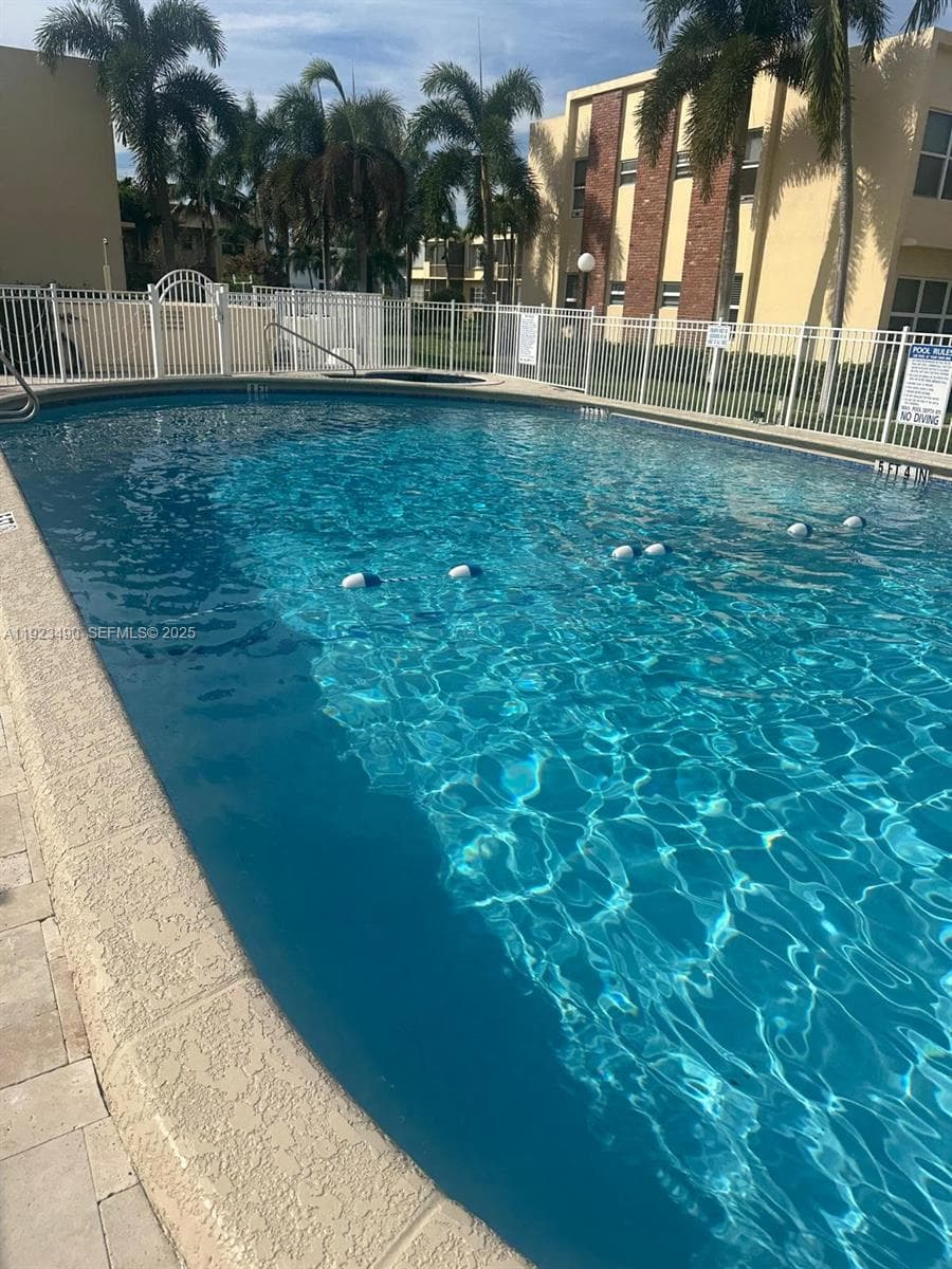 IRVINGTON GARDENS CONDO · #305 in Hallandale Beach - Photo 23