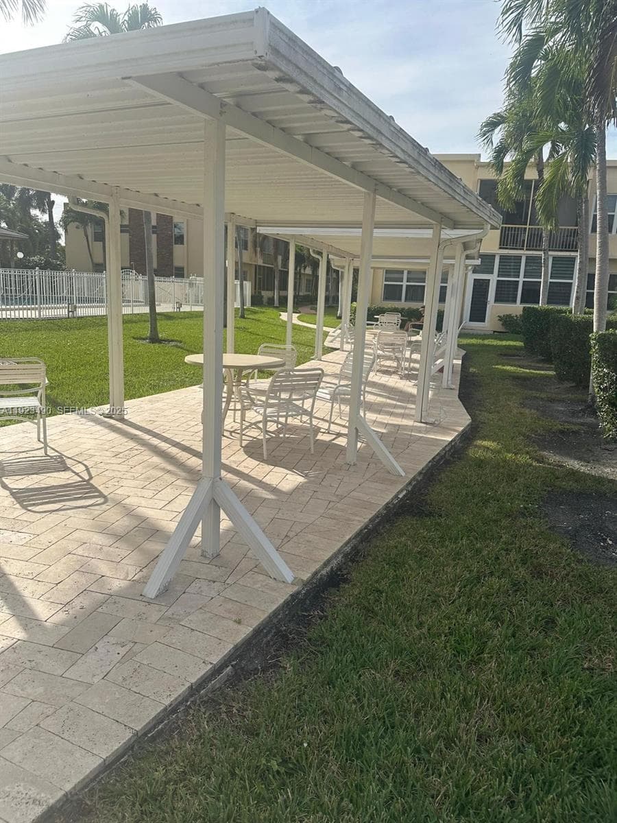 IRVINGTON GARDENS CONDO · #305 in Hallandale Beach - Photo 26