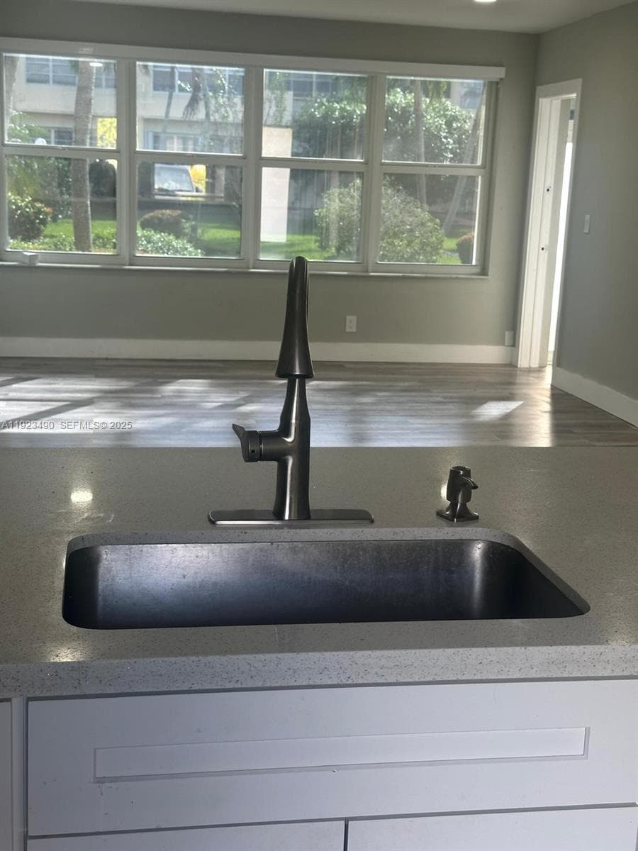 IRVINGTON GARDENS CONDO · #305 in Hallandale Beach - Photo 32