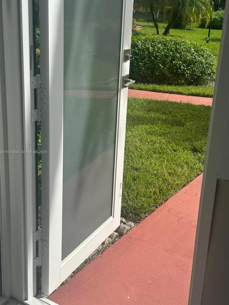 IRVINGTON GARDENS CONDO · #305 in Hallandale Beach - Photo 28