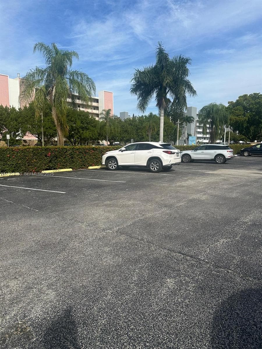 IRVINGTON GARDENS CONDO · #305 in Hallandale Beach - Photo 38