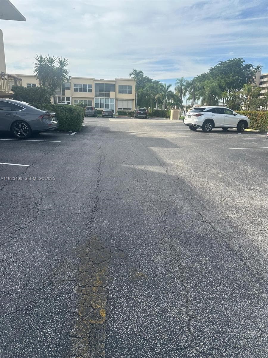 IRVINGTON GARDENS CONDO · #305 in Hallandale Beach - Photo 41
