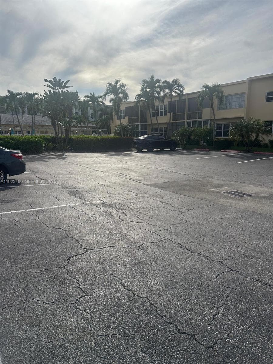 IRVINGTON GARDENS CONDO · #305 in Hallandale Beach - Photo 40
