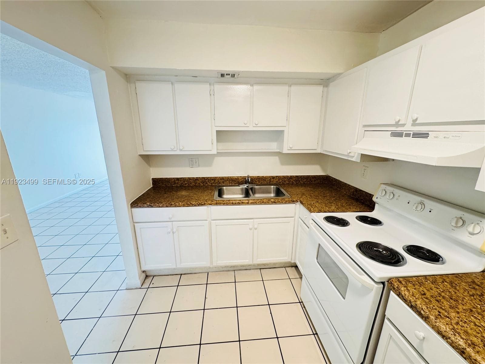 SUNSET HILLS I CONDO · #205 in Lauderdale Lakes - Photo 4