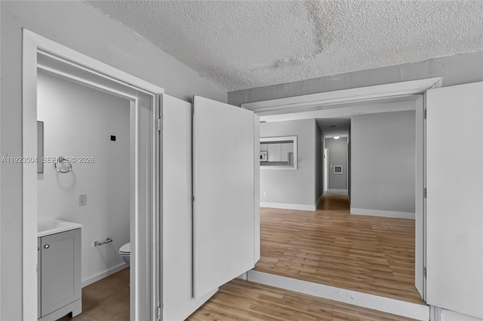 14801 Lincoln Blvd photo 17